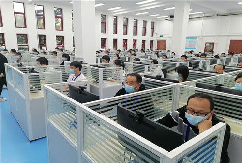 繼續(xù)教育學院斥資百萬進行計算機房改造升級，為業(yè)務拓展提供硬件保障