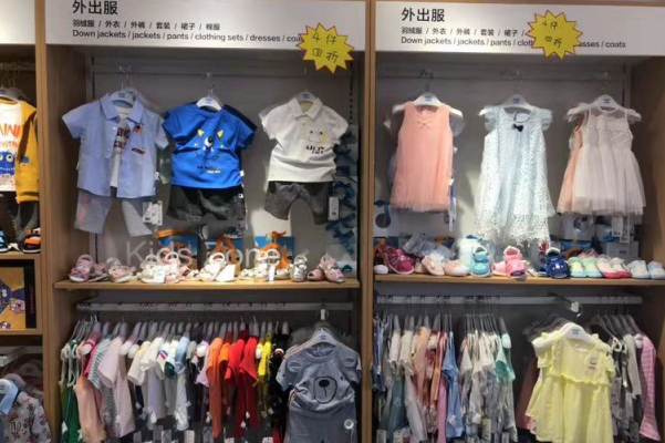 開母嬰店，去嬰兒衣服批發(fā)市場進(jìn)貨劃算嗎？
